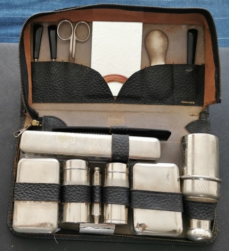 [JMVV0002] ESTUCHE DE VIAJE PARA HOMBRE