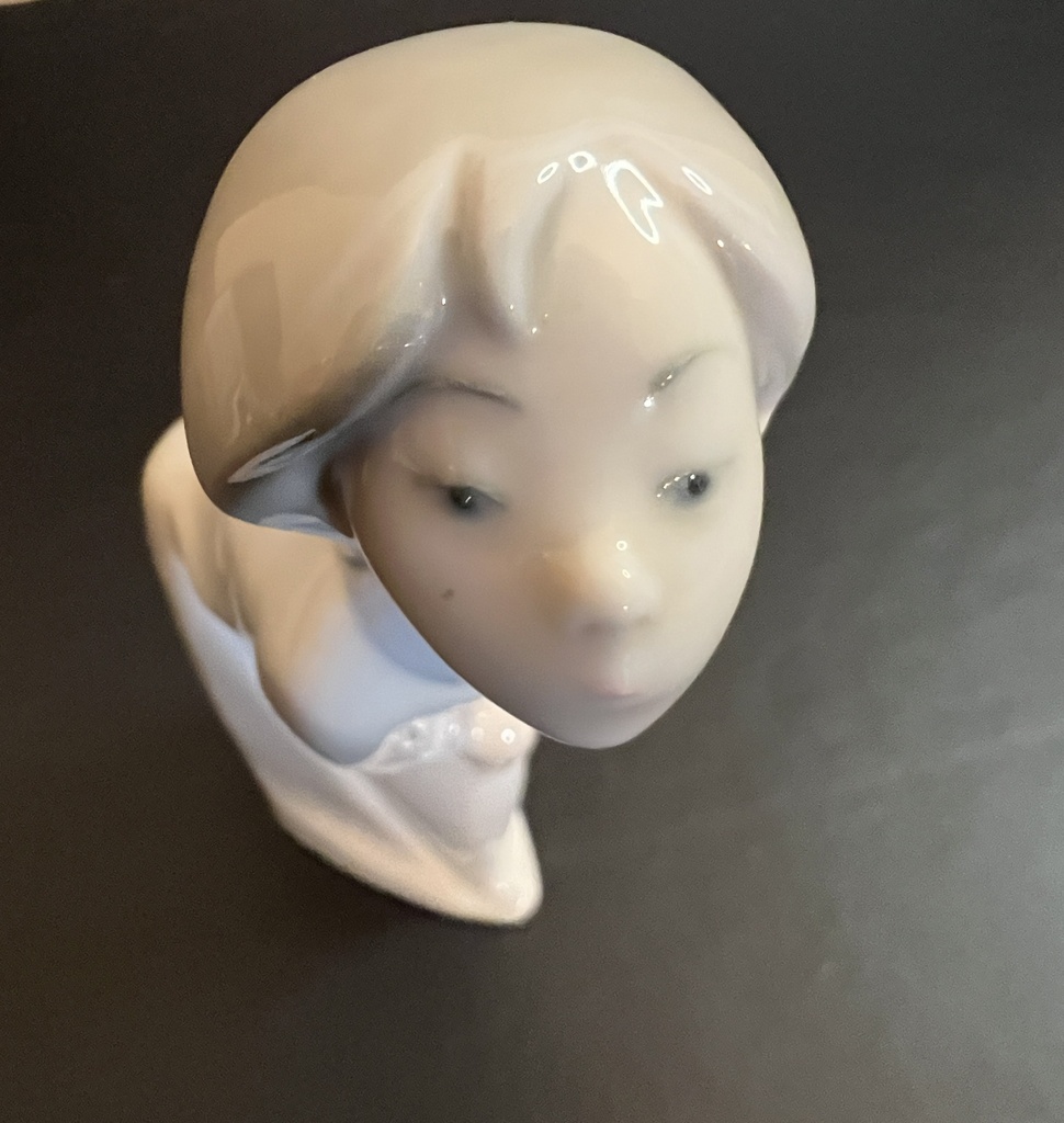 Figurín de Lladró Vintage "Kissing Girl"