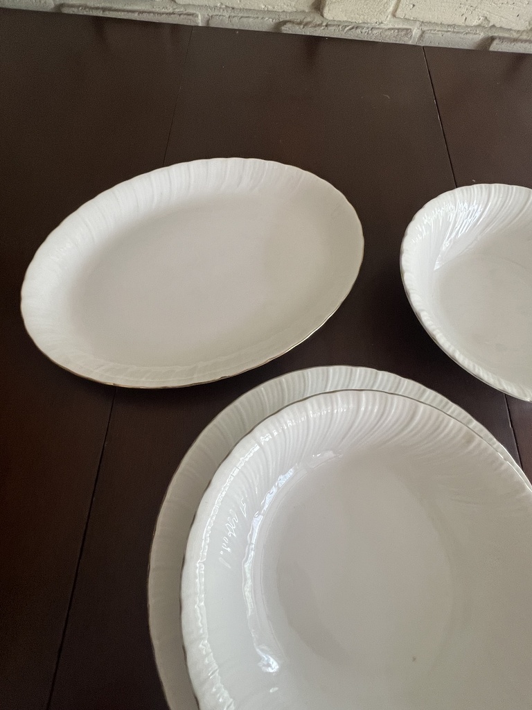 Juego de platos de servicio Royal China, PONTESA España