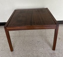 Mesa lateral de madera maciza acabado natural