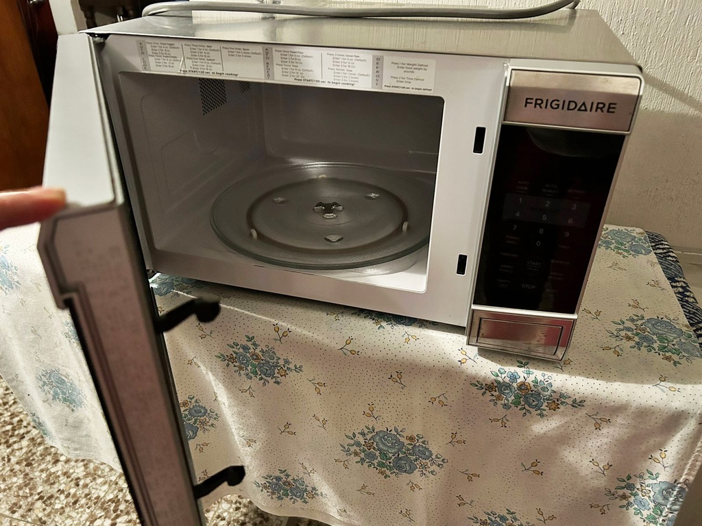 Microhondas marca Frigidair