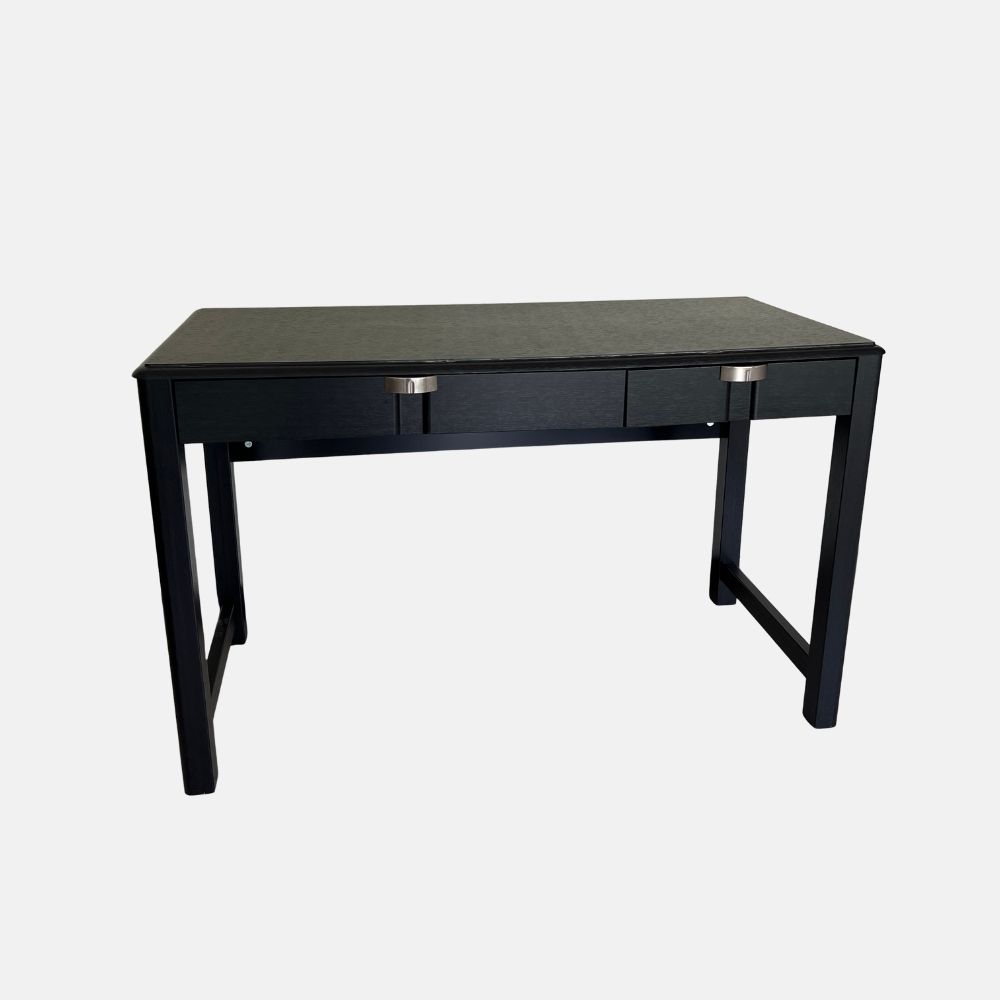 Escritorio de madera pintado de negro con 2 gavetas y agarraderas plateadas