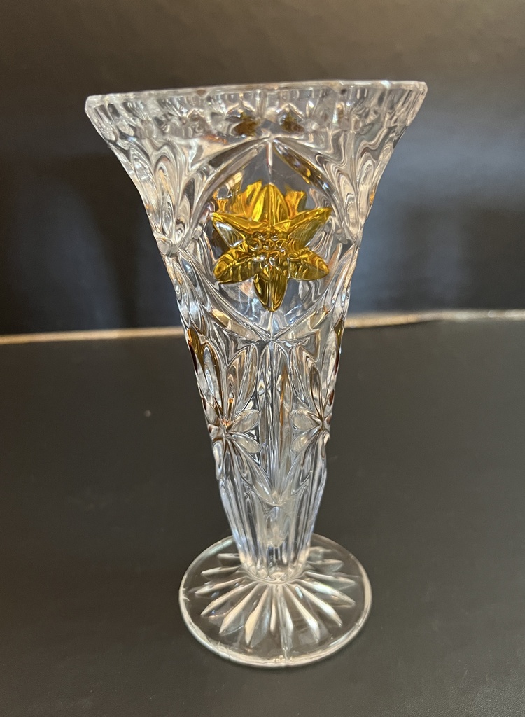 Florero de cristal en forma de copa