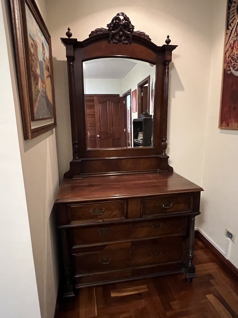 Mueble antiguo - Gavetero con espejo