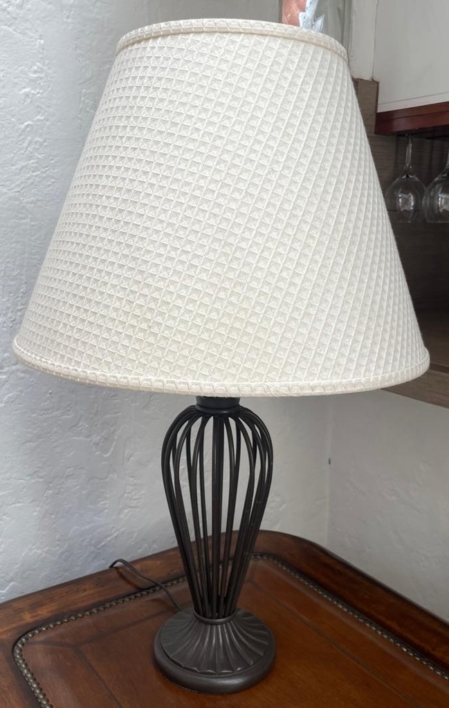 LÁMPARA DE MESA