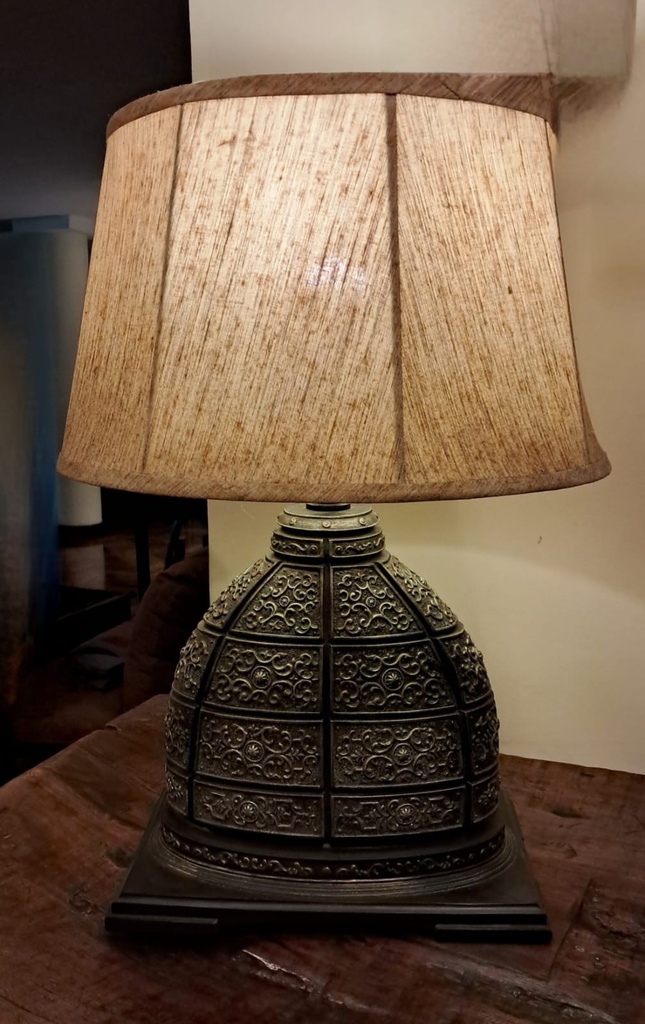 LAMPARA DE MESA