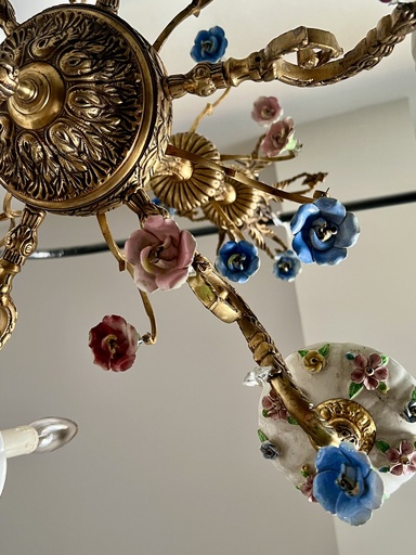 [MIFW0457] MIF - Lámpara antigua de bronce con apliques de cerámica pintada (reparación precio aprox Q2,900)
